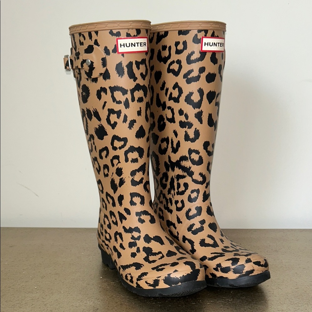 Hunter Tan and Black Winter Rain Boots with Leopard Print